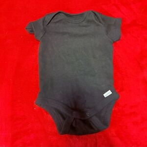 Gerber 0-3 Months All Black Unisex Onesie Short sleeve For Baby Girl Or Baby Boy